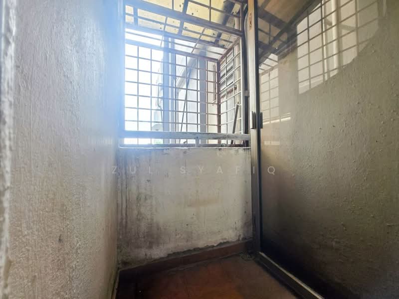 Pangsapuri untuk Dijual di Sri Kinabalu - Zul Syafiq - Balcony - PropertyGuru.com.my