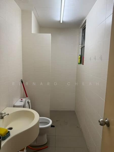 Servis Apartment untuk Disewa di Platinum Lake PV 21 - Bernard Cheah - Bathroom - PropertyGuru.com.my