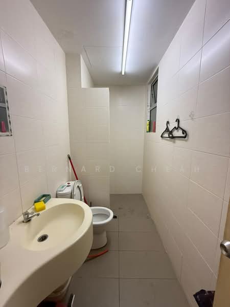 Servis Apartment untuk Disewa di Platinum Lake PV 21 - Bernard Cheah - Bathroom - PropertyGuru.com.my