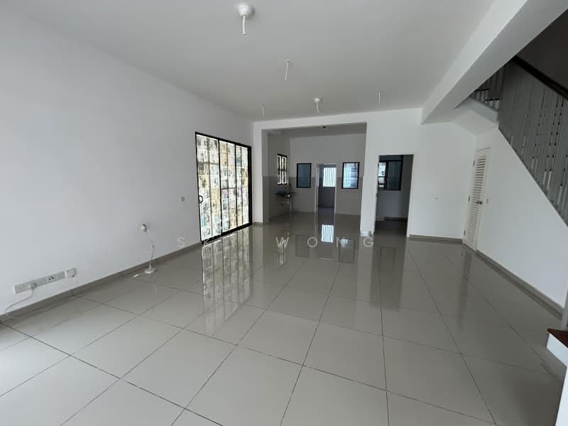 3-storey Terraced House for Sale in Shah Alam (Selangor) - Sky Wong - Living Room - PropertyGuru.com.my