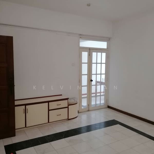 Rumah Flat untuk Disewa di Taman Bukit Jambul - Kelvin Tan - Living Room - PropertyGuru.com.my