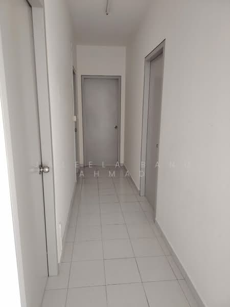 Pangsapuri untuk Disewa di Pangsapuri Aranda - Jaleela Banu Ahmad - Corridor - PropertyGuru.com.my
