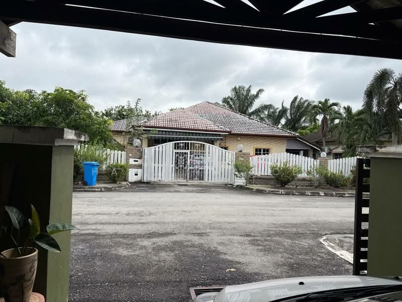 Bungalow for Sale in Taman Aisyah (Shah Alam) - Hafiz Yaacob - Exterior - PropertyGuru.com.my