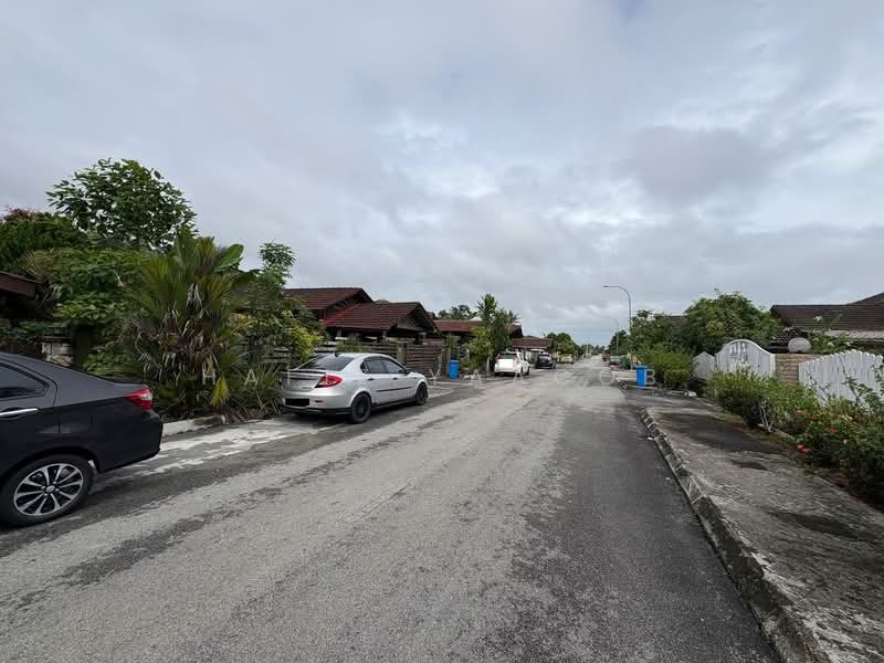 Bungalow for Sale in Taman Aisyah (Shah Alam) - Hafiz Yaacob - Exterior - PropertyGuru.com.my