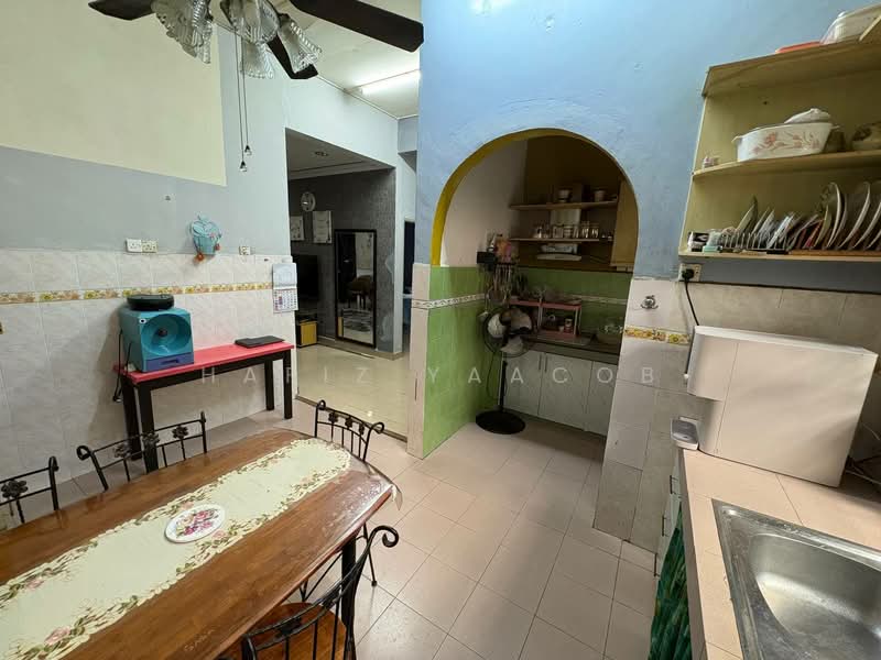 Bungalow for Sale in Taman Aisyah (Shah Alam) - Hafiz Yaacob - Kitchen - PropertyGuru.com.my