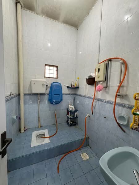 Bungalow for Sale in Taman Aisyah (Shah Alam) - Hafiz Yaacob - Bathroom - PropertyGuru.com.my