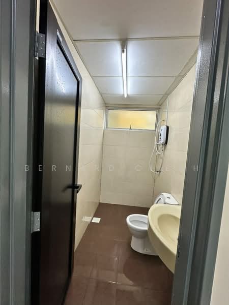 Kondominium untuk Disewa di Platinum Lake PV 20 - Bernard Cheah - Bathroom - PropertyGuru.com.my