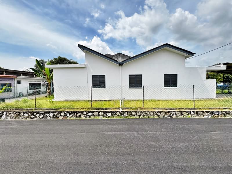 1-storey Terraced House for Sale in Seksyen 1 Bandar Baru Bangi (Bandar Baru Bangi) - Herman Sazwan Nor Rahim - Exterior - PropertyGuru.com.my