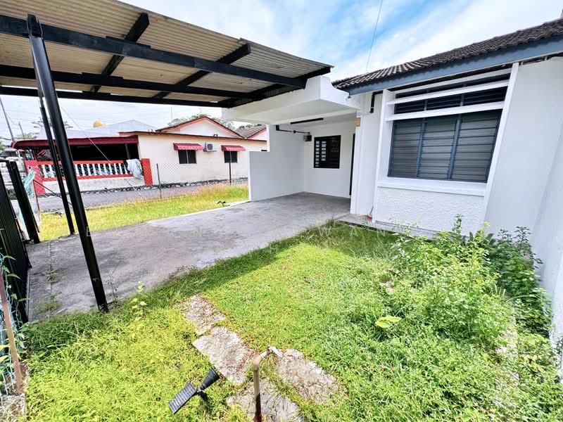 1-storey Terraced House for Sale in Seksyen 1 Bandar Baru Bangi (Bandar Baru Bangi) - Herman Sazwan Nor Rahim - Exterior - PropertyGuru.com.my