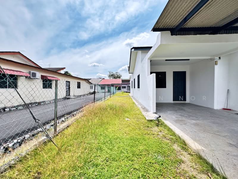 1-storey Terraced House for Sale in Seksyen 1 Bandar Baru Bangi (Bandar Baru Bangi) - Herman Sazwan Nor Rahim - Exterior - PropertyGuru.com.my