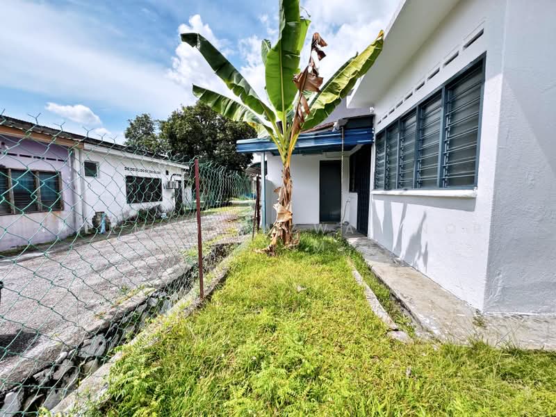 1-storey Terraced House for Sale in Seksyen 1 Bandar Baru Bangi (Bandar Baru Bangi) - Herman Sazwan Nor Rahim - Exterior - PropertyGuru.com.my