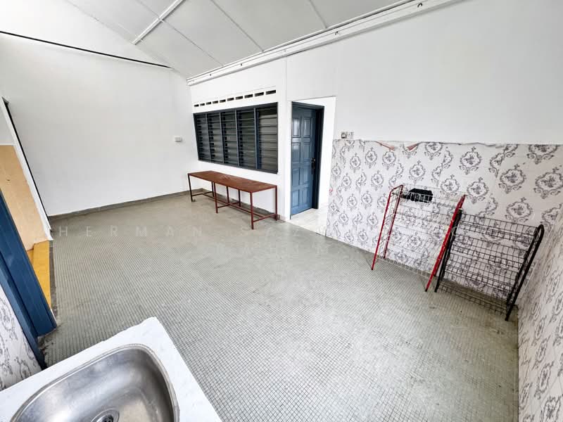 1-storey Terraced House for Sale in Seksyen 1 Bandar Baru Bangi (Bandar Baru Bangi) - Herman Sazwan Nor Rahim - Dining Room - PropertyGuru.com.my