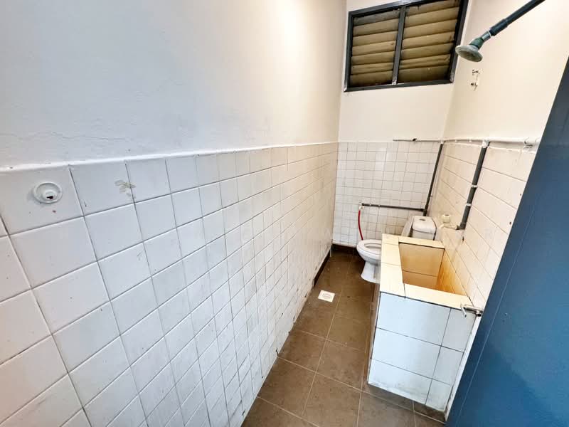 1-storey Terraced House for Sale in Seksyen 1 Bandar Baru Bangi (Bandar Baru Bangi) - Herman Sazwan Nor Rahim - Bathroom - PropertyGuru.com.my