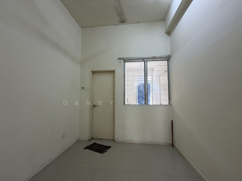 Rumah Teres 2 Tingkat untuk Dijual di Bandar Country Homes (Rawang) - Danny Wong - PropertyGuru.com.my