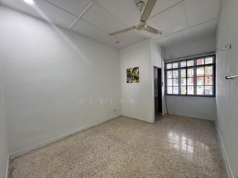Rumah Teres 1.5 Tingkat untuk Disewa di Taman Perling (Perling) - Diviya . - PropertyGuru.com.my