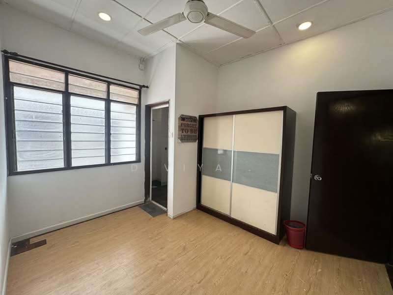 Rumah Teres 1.5 Tingkat untuk Disewa di Taman Perling (Perling) - Diviya . - PropertyGuru.com.my