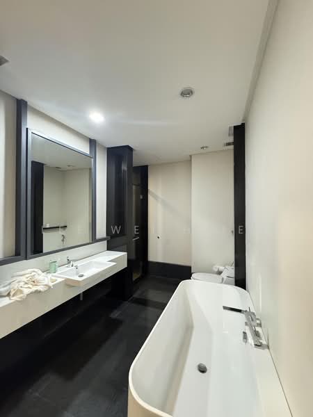 Service Residence for Sale at The Mews - Lee Wei Hsien - Bathroom - PropertyGuru.com.my