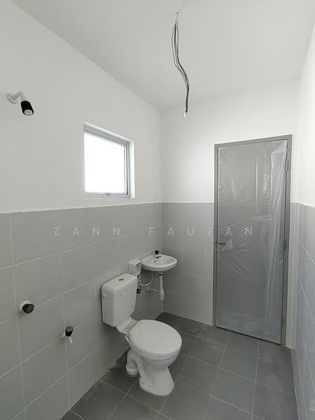 Rumah Teres 2 Tingkat untuk Dijual di Kuala Selangor (Selangor) - Zann Fauzan - Bathroom - PropertyGuru.com.my