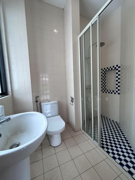 Rumah Banglo untuk Dijual di Bukit Gita Bayu (Seri Kembangan) - Jovin Cheor - Bathroom - PropertyGuru.com.my