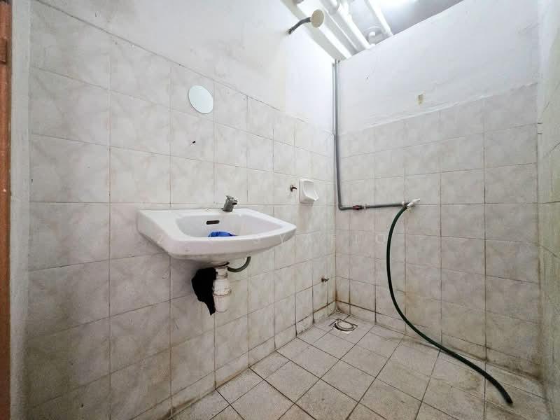 Pangsapuri untuk Dijual di Sri Penara - Zul Syafiq - Bathroom - PropertyGuru.com.my