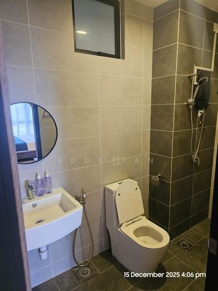 Kediaman Servis untuk Dijual di TriTower Residence @ Johor Bahru Sentral - Eddy Tan - Bathroom - PropertyGuru.com.my