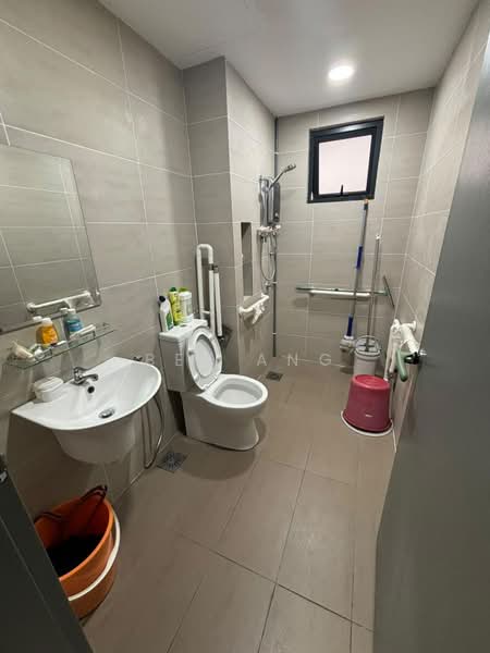 Servis Apartment untuk Disewa di TRIO By Setia - Bee Ang - Bathroom - PropertyGuru.com.my