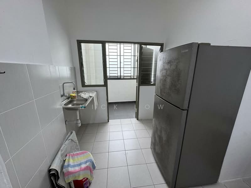 Pangsapuri untuk Disewa di Taman Pulai Mutiara 2: Phase A3A - A3C - Nick Low - Kitchen - PropertyGuru.com.my