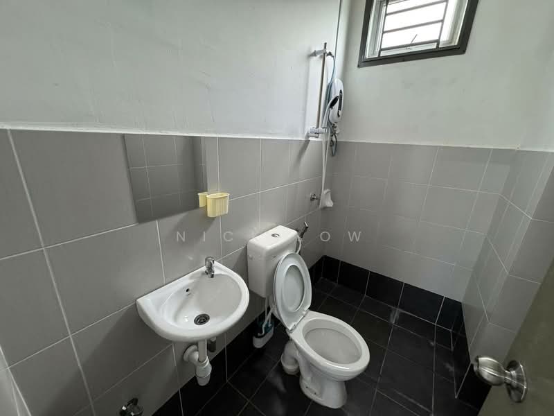 Pangsapuri untuk Disewa di Taman Pulai Mutiara 2: Phase A3A - A3C - Nick Low - Bathroom - PropertyGuru.com.my