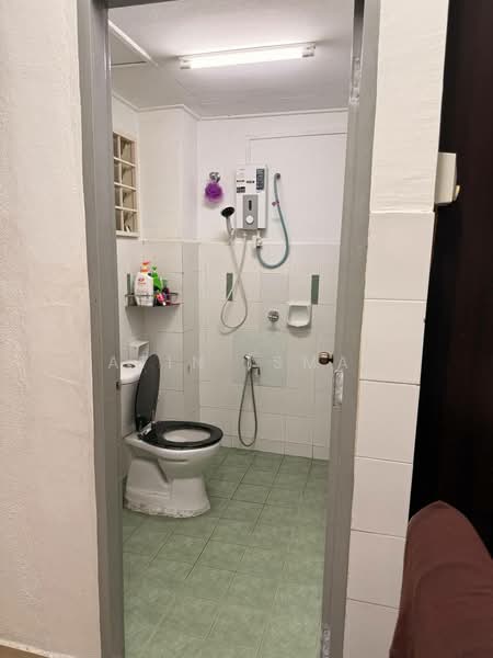 2-storey Terraced House for Sale in Taman Sutera (Kajang) - Fatin Ismail - Bathroom - PropertyGuru.com.my