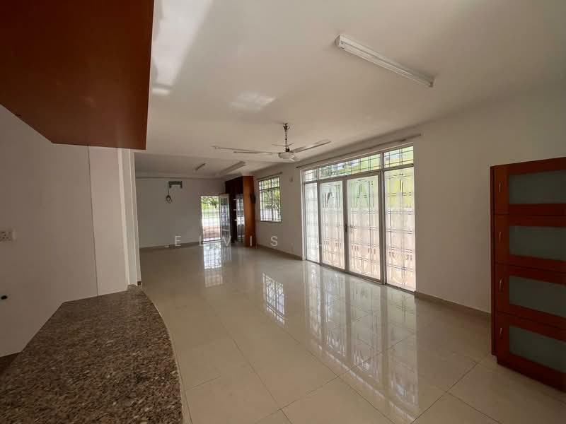 Semi-Detached House for Sale in Pantai Jerejak (Bayan Lepas) - Elvis Lim - Living Room - PropertyGuru.com.my
