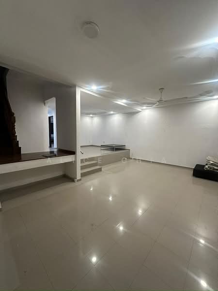 Rumah Teres 2 Tingkat untuk Disewa di Tampoi (Johor) - Alice Chia - Living Room - PropertyGuru.com.my