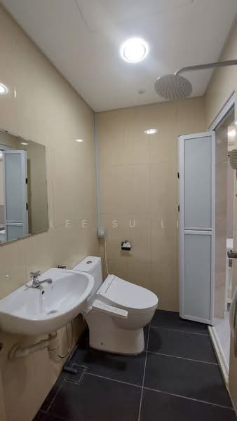 Kondominium untuk Disewa di LaCosta @ Sunway South Quay - Lee Su Li - Bathroom - PropertyGuru.com.my