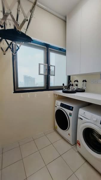 Kondominium untuk Disewa di LaCosta @ Sunway South Quay - Lee Su Li - Washing machine and dryer - PropertyGuru.com.my