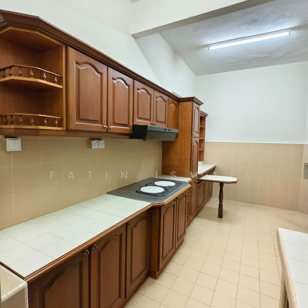 2.5-storey Terraced House for Sale in Ampang Jaya (Ampang) - Fatin Ismail - Kitchen - PropertyGuru.com.my