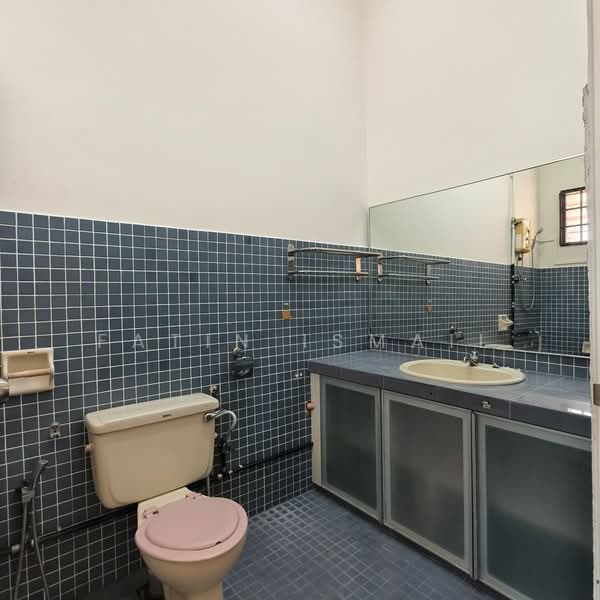 2.5-storey Terraced House for Sale in Ampang Jaya (Ampang) - Fatin Ismail - Bathroom - PropertyGuru.com.my