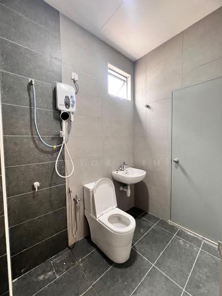 2-storey Terraced House for Rent in Kampung Sentosa Barat (Pasir Gudang) - Erica Lim - Bathroom - PropertyGuru.com.my