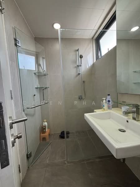 Servis Apartment untuk Disewa di Jaya One Residences - Caden Phang - Bathroom - PropertyGuru.com.my