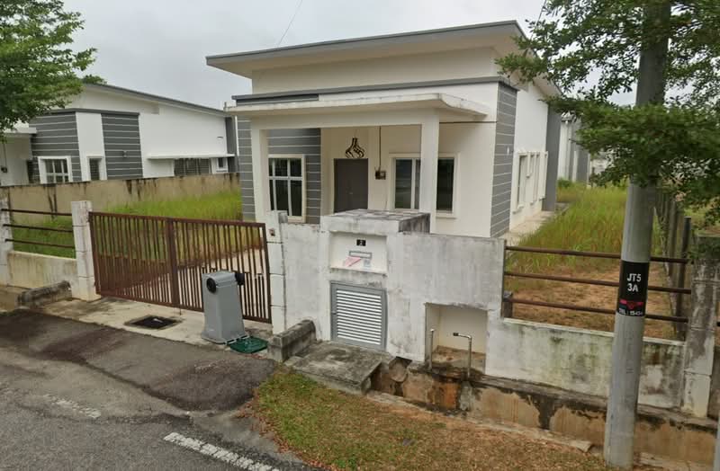 Bungalow House for Sale in Taman Sri Lambak (Kluang) - Allen . - Exterior - PropertyGuru.com.my