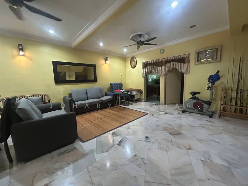 2-storey Terraced House for Sale in Taman Desa Mas (Rawang) - Johary Adzhar - Living Room - PropertyGuru.com.my