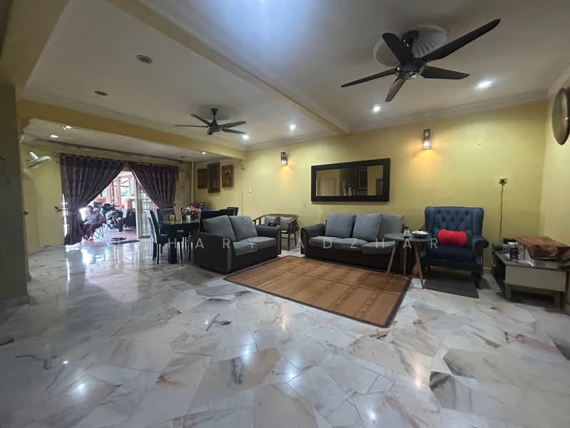 2-storey Terraced House for Sale in Taman Desa Mas (Rawang) - Johary Adzhar - Living Room - PropertyGuru.com.my