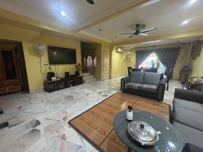 2-storey Terraced House for Sale in Taman Desa Mas (Rawang) - Johary Adzhar - Living Room - PropertyGuru.com.my