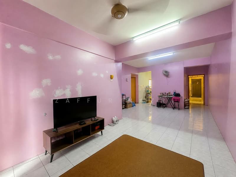 Pangsapuri untuk Dijual di Sri Ria Apartments - Zaffur Nazri - Living Room - PropertyGuru.com.my