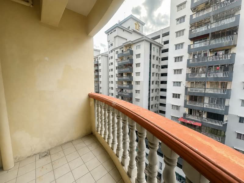 Pangsapuri untuk Dijual di Sri Ria Apartments - Zaffur Nazri - Balcony - PropertyGuru.com.my