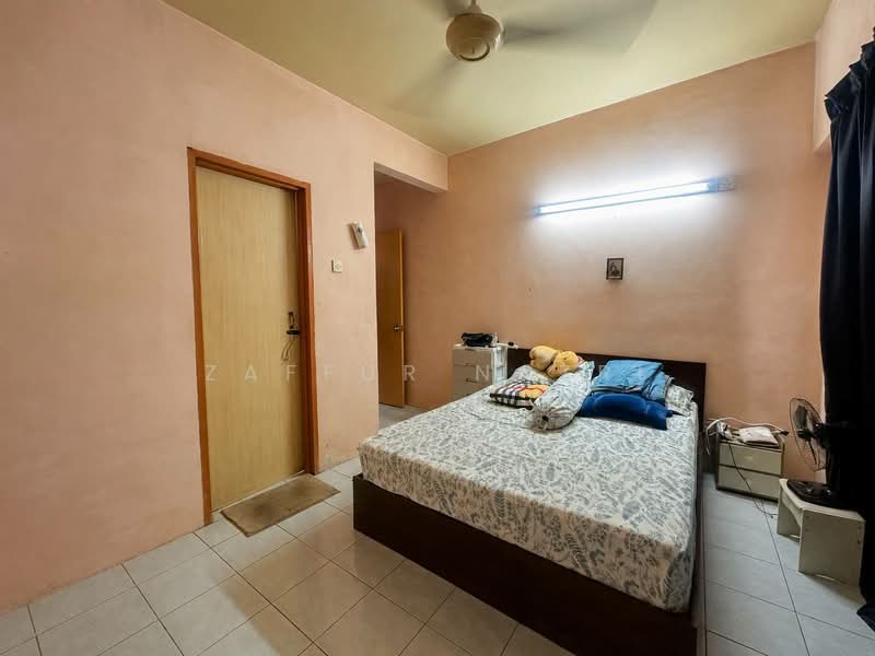 Pangsapuri untuk Dijual di Sri Ria Apartments - Zaffur Nazri - Bedroom - PropertyGuru.com.my