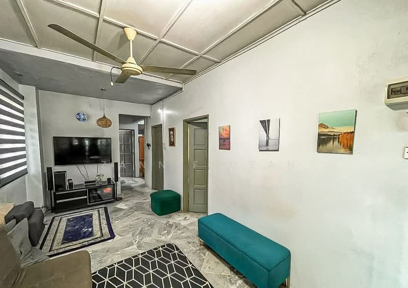 Rumah Teres 1 Tingkat untuk Dijual di Bandar Bukit Beruntung (Bukit Beruntung) - Zann Fauzan - Living Room - PropertyGuru.com.my