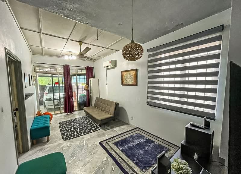 Rumah Teres 1 Tingkat untuk Dijual di Bandar Bukit Beruntung (Bukit Beruntung) - Zann Fauzan - Living Room - PropertyGuru.com.my