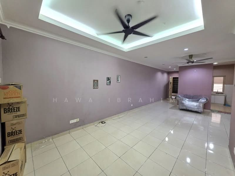 Pangsapuri untuk Dijual di Sri Ixora Apartment - Hawa Ibrahim - Living Room - PropertyGuru.com.my