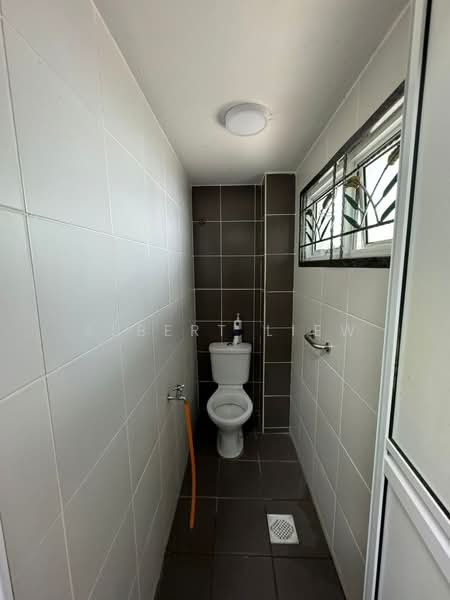 Rumah Berkembar untuk Dijual di Skudai (Johor) - Albert Liew - Bathroom - PropertyGuru.com.my