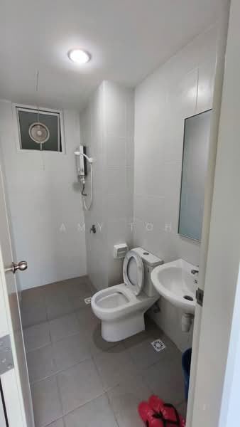 Flat for Rent at IDEAL RESIDENCY - Amy Toh - Bathroom - PropertyGuru.com.my