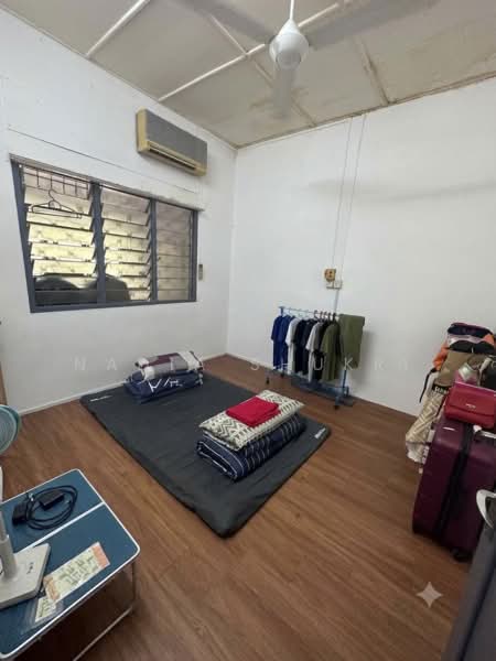 Rumah Teres 1 Tingkat untuk Dijual di Sea Park (Petaling Jaya) - Nadia Shukri - Bedroom - PropertyGuru.com.my